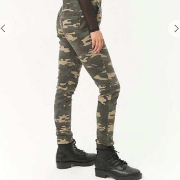 Forever 21 Los Angles Camouflaged Overalls Stretch Skinny - Picture 5 of 13